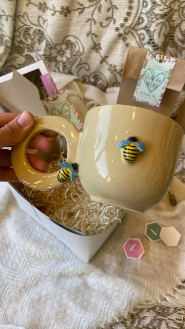 taza abeja