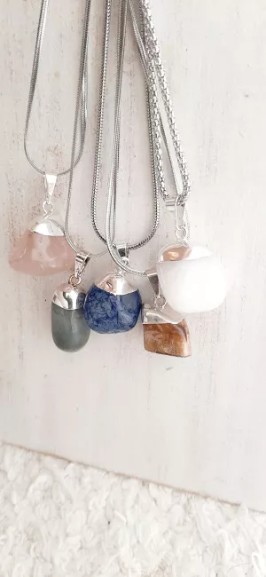 Collares con piedras naturales