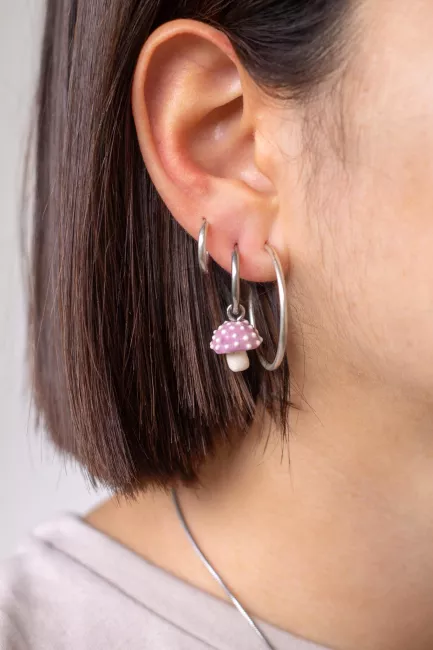 aro de honguito puesto