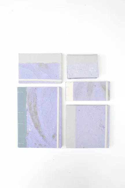 Cuadernos papel reciclado color lila