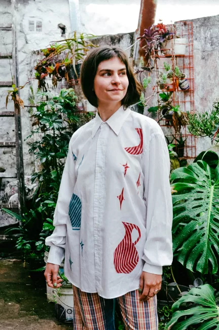 camisa estampada a mano